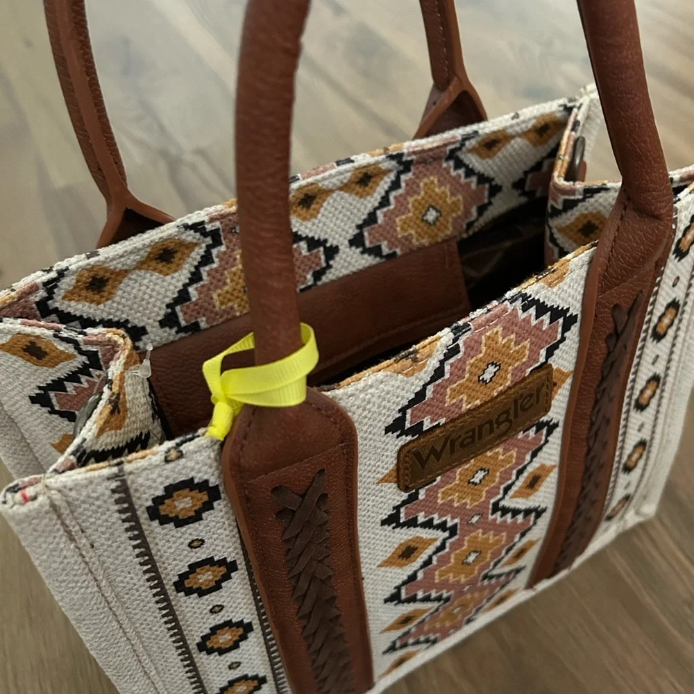 Wrangler x Montana West Tote - Picture 4 of 11
